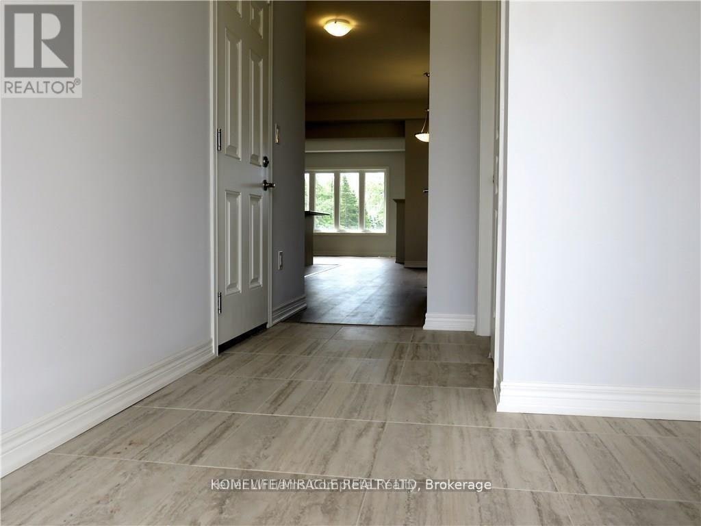 9585 Tallgrass Avenue, Niagara Falls, ON, L2G 0Y3 - 3