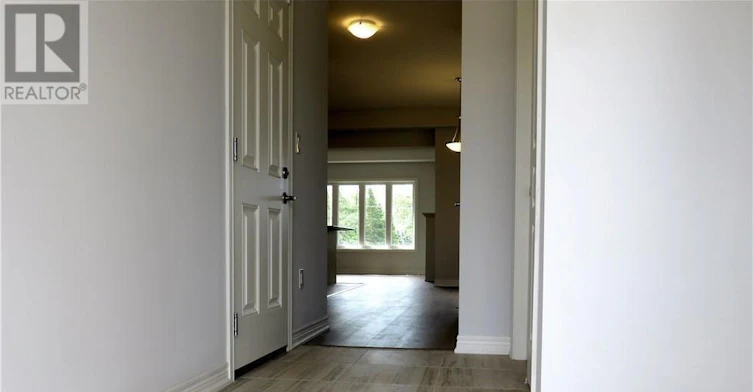 9585 Tallgrass Avenue, Niagara Falls, ON, L2G 0Y3 - 3