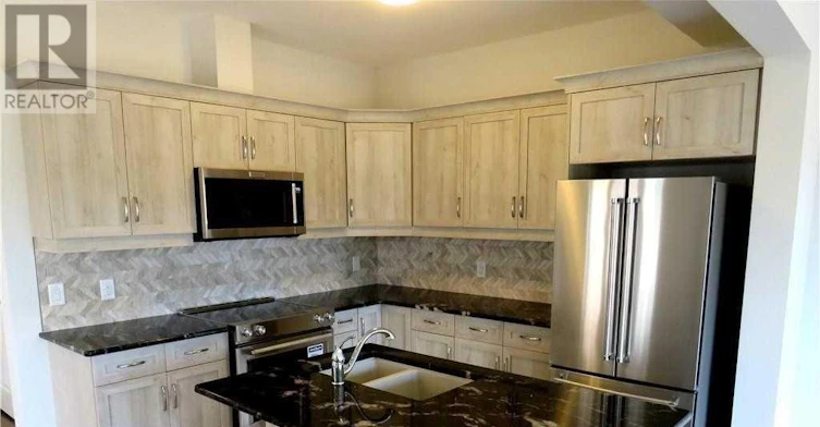 9585 Tallgrass Avenue, Niagara Falls, ON, L2G 0Y3 - 4
