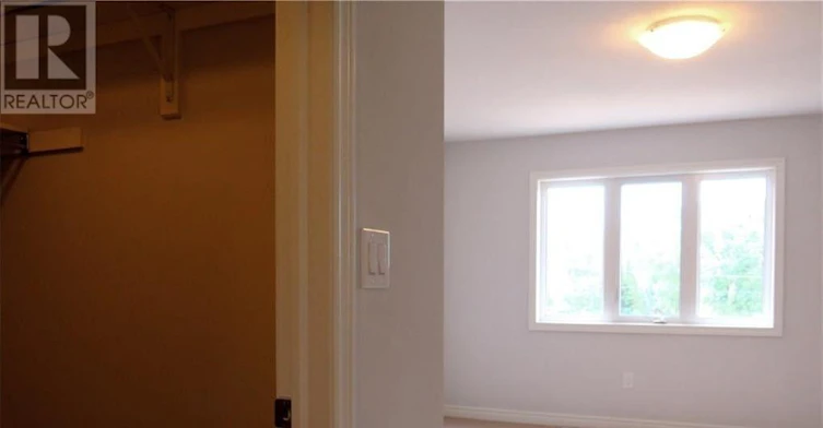 9585 Tallgrass Avenue, Niagara Falls, ON, L2G 0Y3 - 9