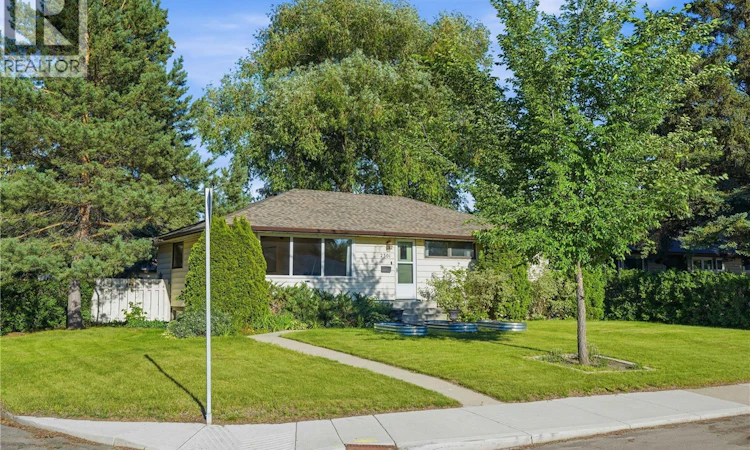 2301 Cairns Avenue