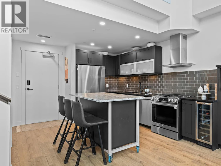 407-700 Martin Avenue, Kelowna, BC, V1Y 6V3 - 2