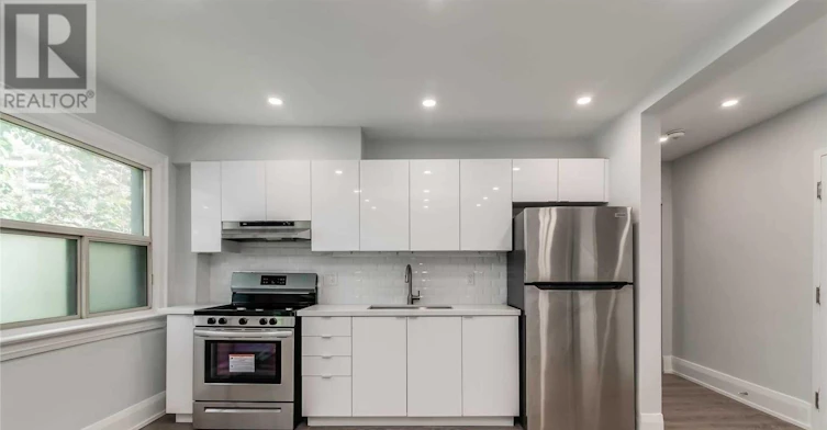 20-120 Vaughan Road, Toronto, ON, M6C 2M2 - 13