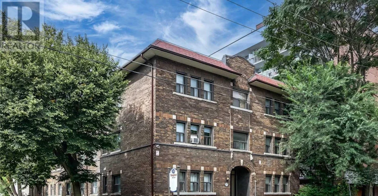 20-120 Vaughan Road, Toronto, ON, M6C 2M2