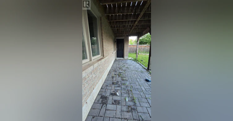 105 Stockell Crescent, Ajax, ON, L1T 0M4 - 3
