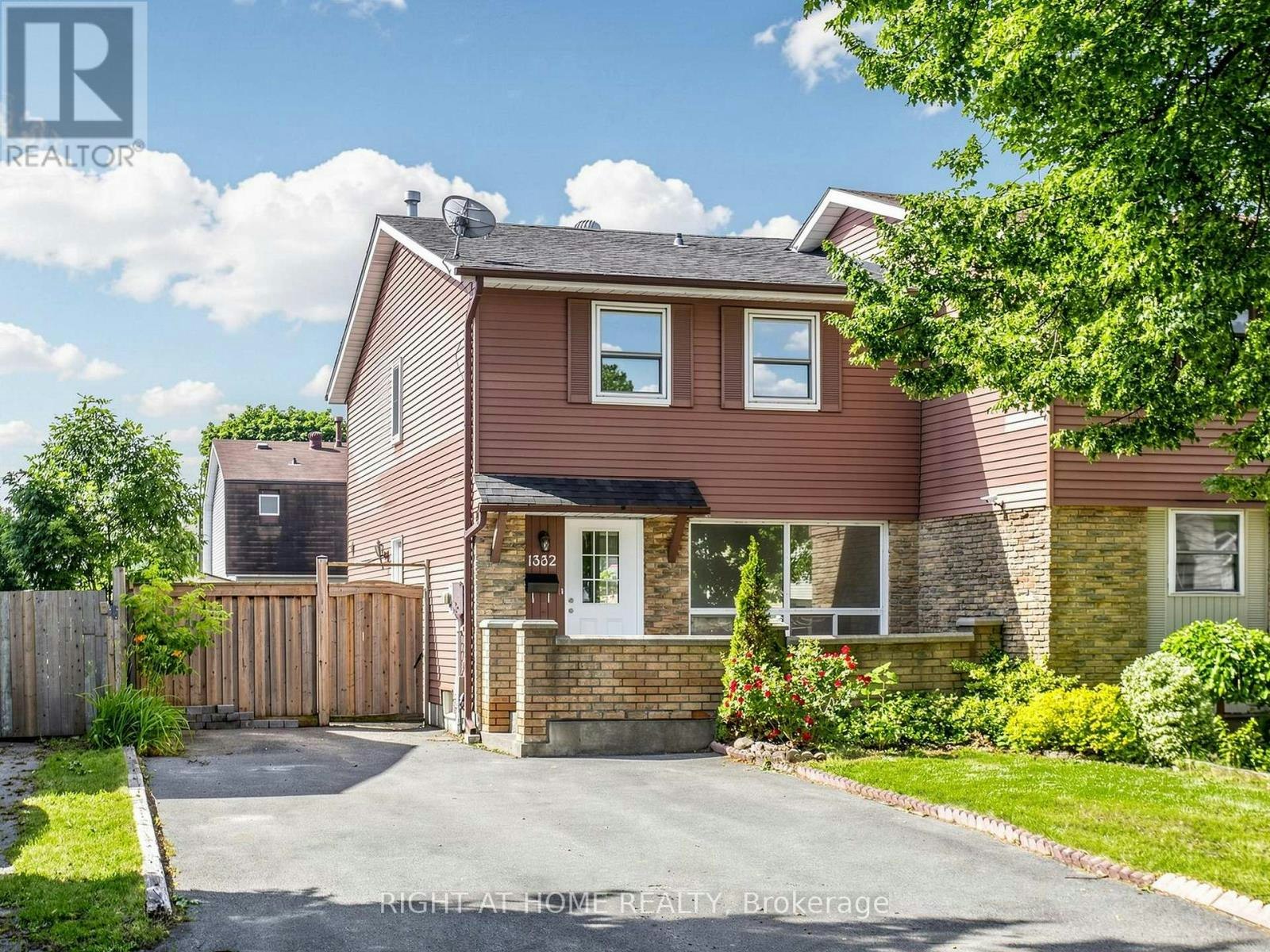 1332 Fenelon Crescent, Oshawa, ON, L1J 6G1