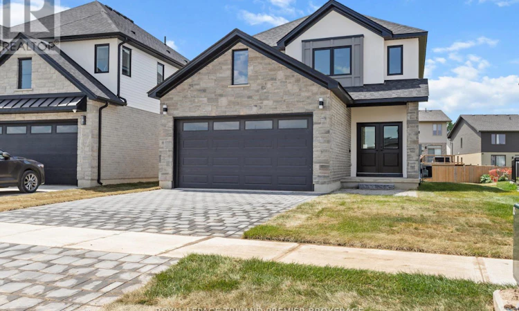 262 Hesselman Crescent
