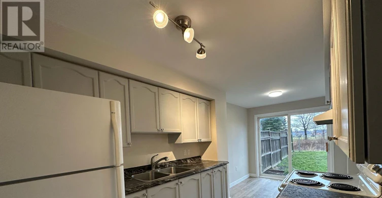 253 Dunsmore Lane N, Barrie, ON, L4M 7A4 - 4