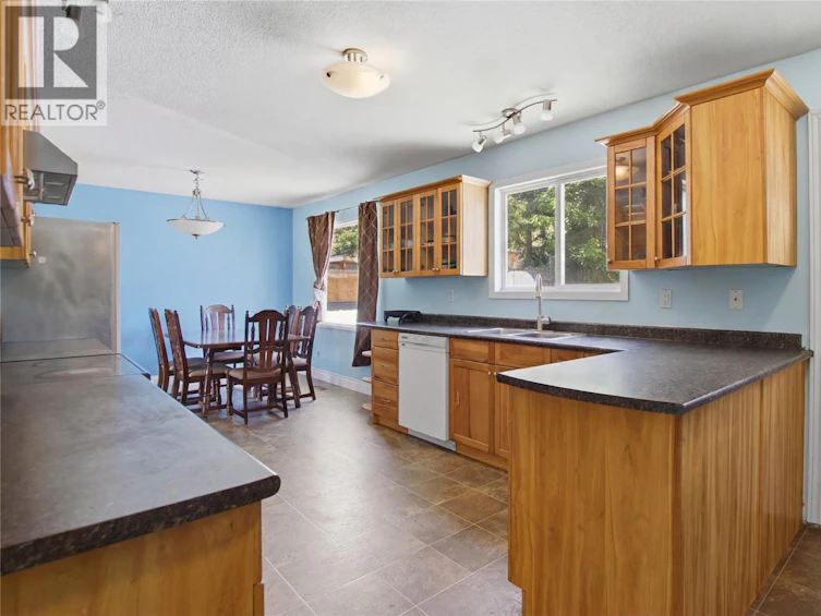 355 Pemberton Terrace, Kamloops, BC, V2C 1T2 - 5