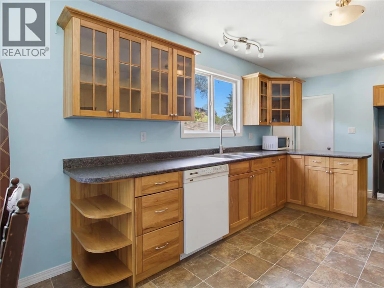 355 Pemberton Terrace, Kamloops, BC, V2C 1T2 - 4