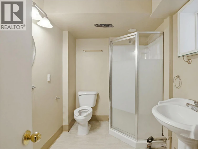 355 Pemberton Terrace, Kamloops, BC, V2C 1T2 - 25