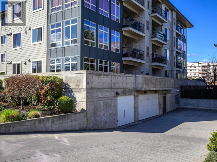 211-2142 Vasile Road, Kelowna, BC, V1Y 6H5 - 3