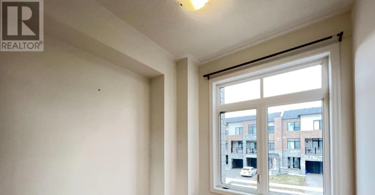 251 Vivant Street, Newmarket, ON, L3X 0K9 - 5