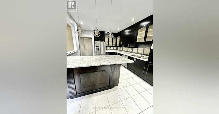 7 Meltwater Crescent, Brampton, ON, L6P 3W1 - 8