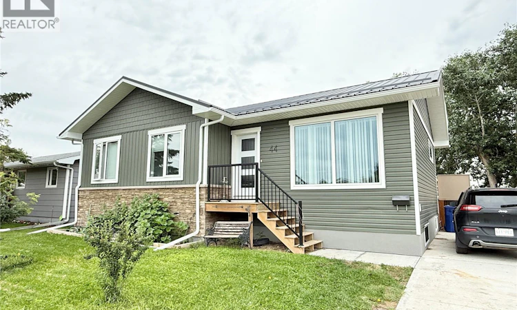 44 Mitchell Crescent