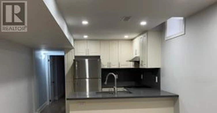 BSMT-930 Silversmith Drive, Mississauga, ON, L5V 1E9 - 3