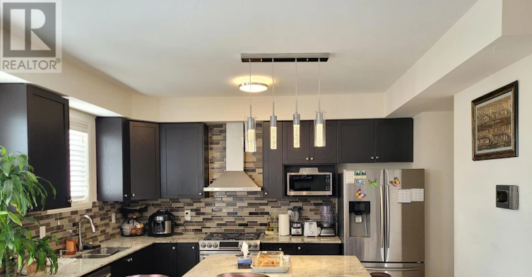 19 Headon Avenue, Ajax, ON, L1Z 0S7 - 19