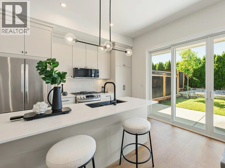 387 Chardonnay Avenue, Oliver, BC, V0H 1T4 - 28