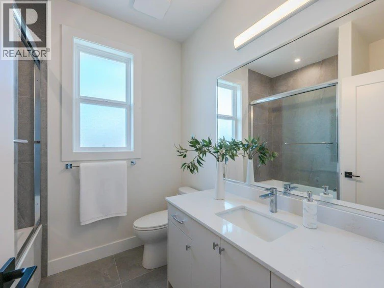 387 Chardonnay Avenue, Oliver, BC, V0H 1T4 - 44