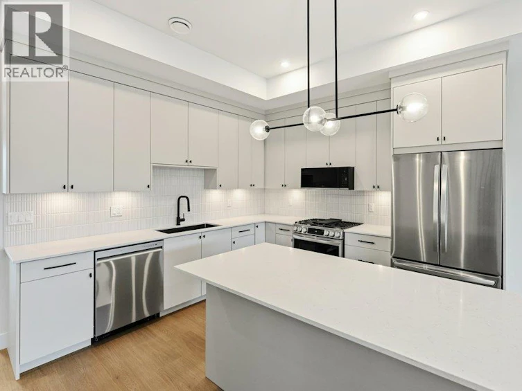 395 Chardonnay Avenue, Oliver, BC, V0H 1T4 - 8
