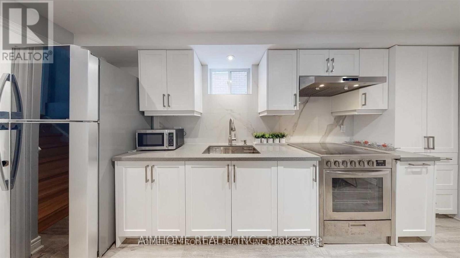 BSMT-10 Portsmouth Road, Vaughan, ON, L6A 3E7 - 11