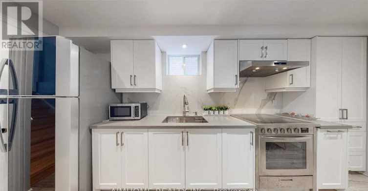BSMT-10 Portsmouth Road, Vaughan, ON, L6A 3E7 - 11