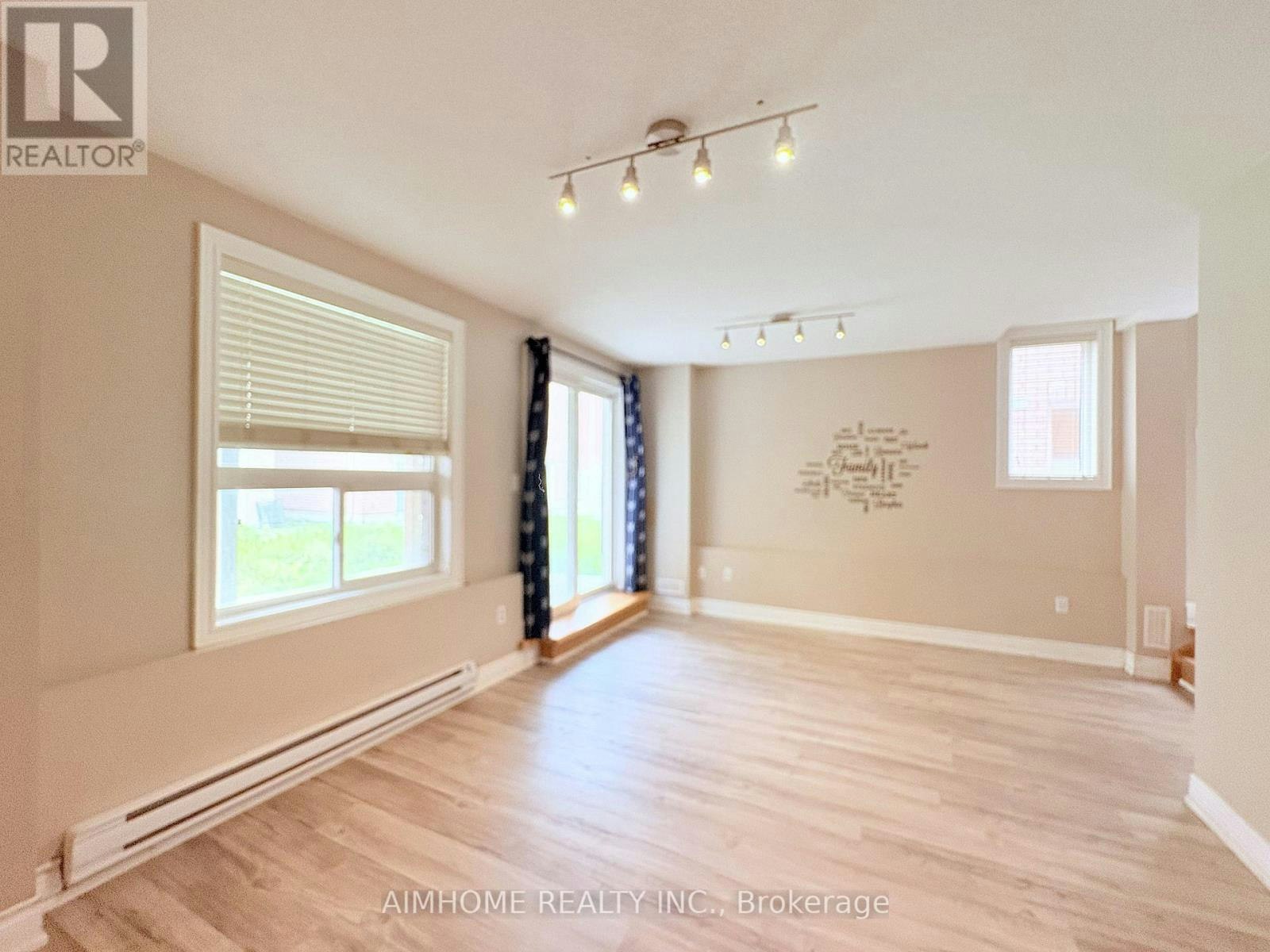 WALK OUT BSMT-10 Portsmouth Road, Vaughan, ON, L6A 3E7 - 3