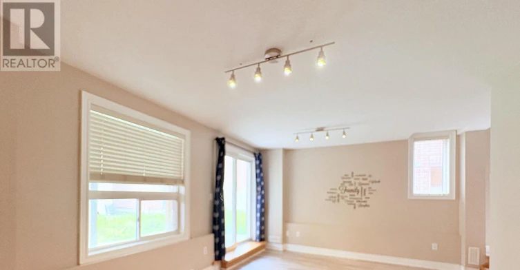 WALK OUT BSMT-10 Portsmouth Road, Vaughan, ON, L6A 3E7 - 3