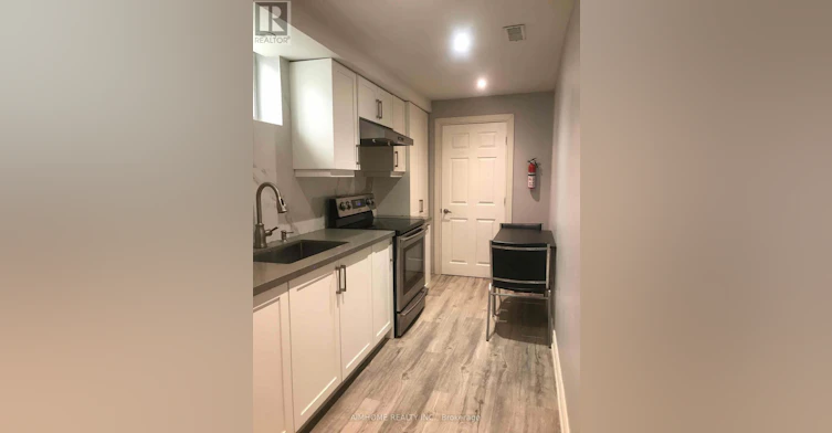 BSMT-10 Portsmouth Road, Vaughan, ON, L6A 3E7 - 9