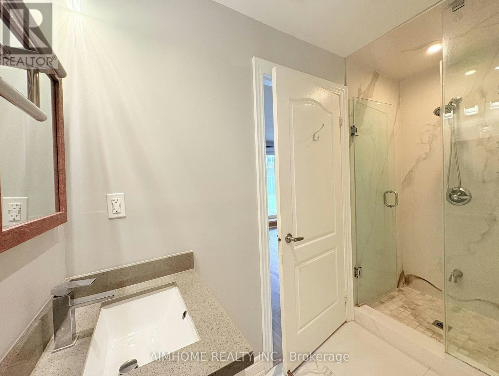 WALK OUT BSMT-10 Portsmouth Road, Vaughan, ON, L6A 3E7 - 14