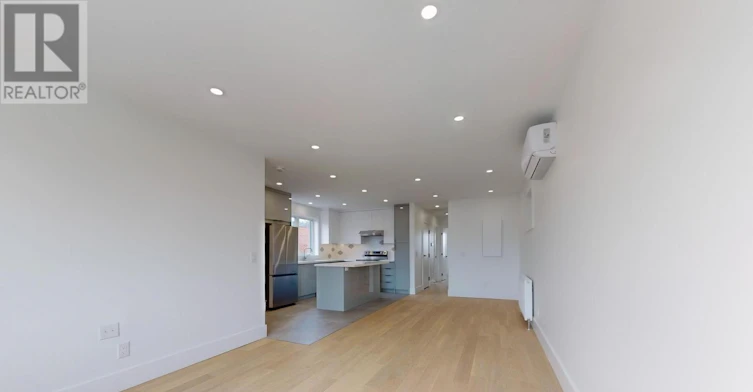 2 (UPPER-148 Lambton Avenue, Toronto, ON, M6N 2S9 - 3