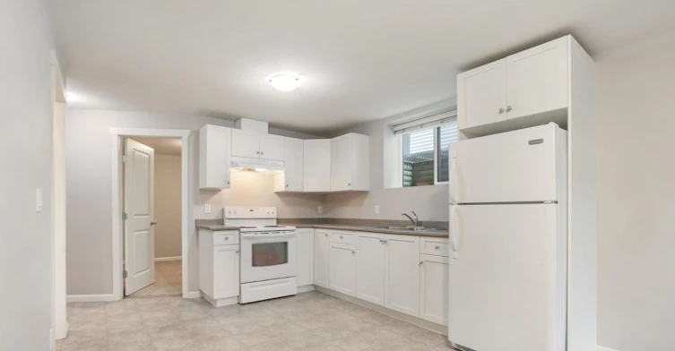 Basement-18864 68 Avenue, Surrey, BC, V4N 5Z9 - 6