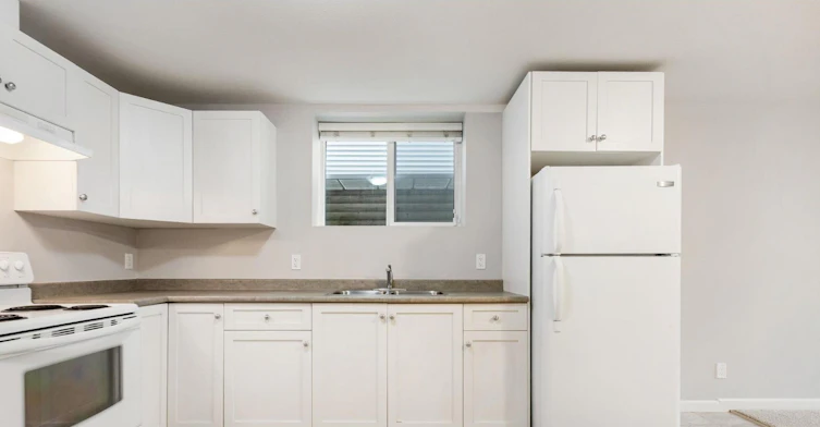 Basement-18864 68 Avenue, Surrey, BC, V4N 5Z9 - 7