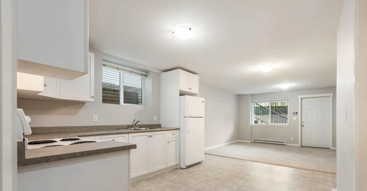 Basement-18864 68 Avenue, Surrey, BC, V4N 5Z9 - 8