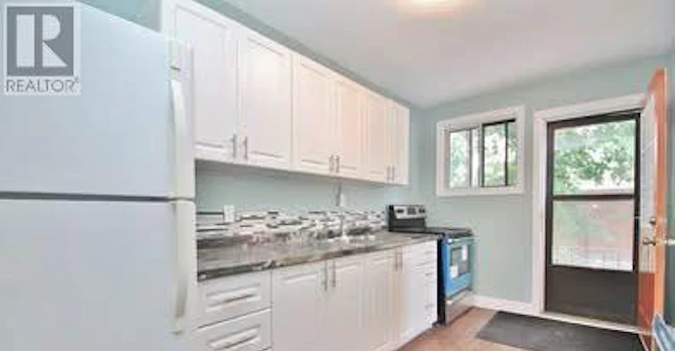 885 Maitland Avenue, Ottawa, ON, K2A 2S4 - 4