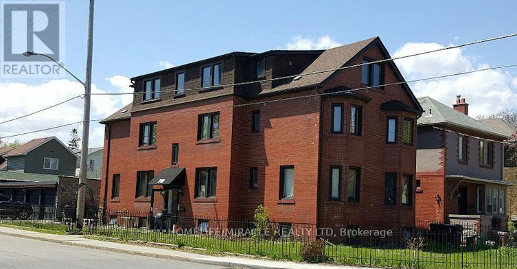 4-78 Fifth Street, Toronto, ON, M8V 2Z3