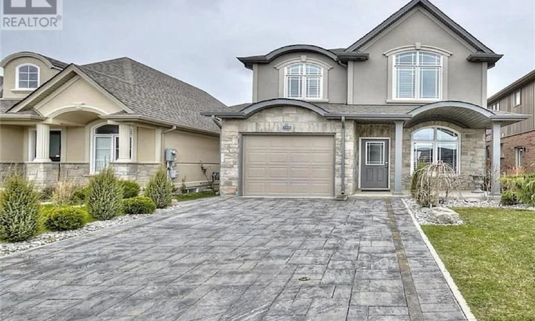 8553 Jennifer Crescent