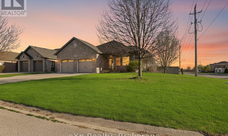 319 Gingrich Crescent