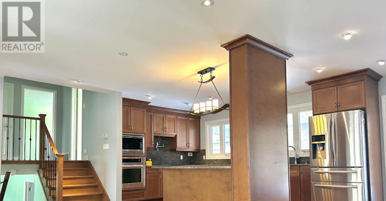 5183 Cherryhill Crescent, Burlington, ON, L7L 4C3 - 4