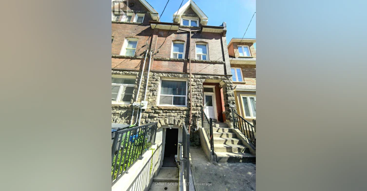 UPPER-437 Bathurst Street, Toronto, ON, M5T 2S9