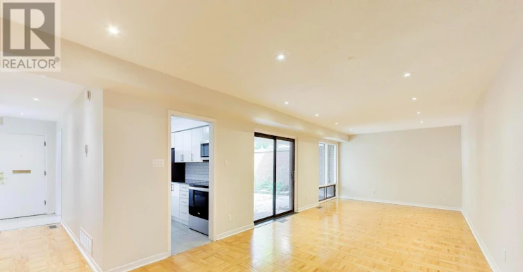 57-396 Woodsworth Road, Toronto, ON, M2L 2T9 - 4