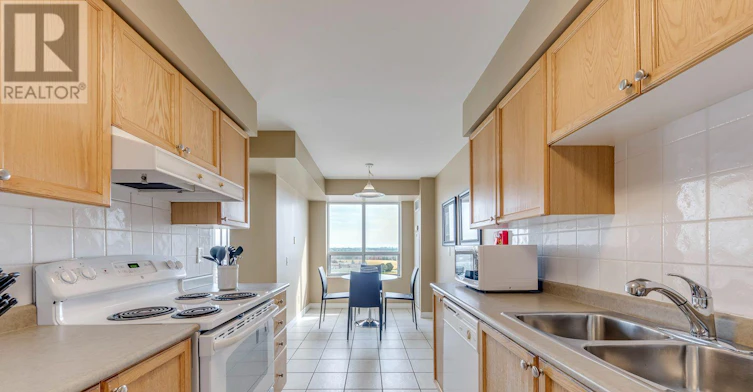 924-25 Kingsbridge Garden Circle W, Mississauga, ON, L5R 4B1 - 14