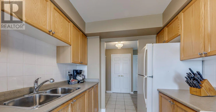 924-25 Kingsbridge Garden Circle W, Mississauga, ON, L5R 4B1 - 17