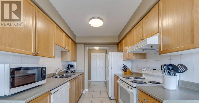 924-25 Kingsbridge Garden Circle W, Mississauga, ON, L5R 4B1 - 16
