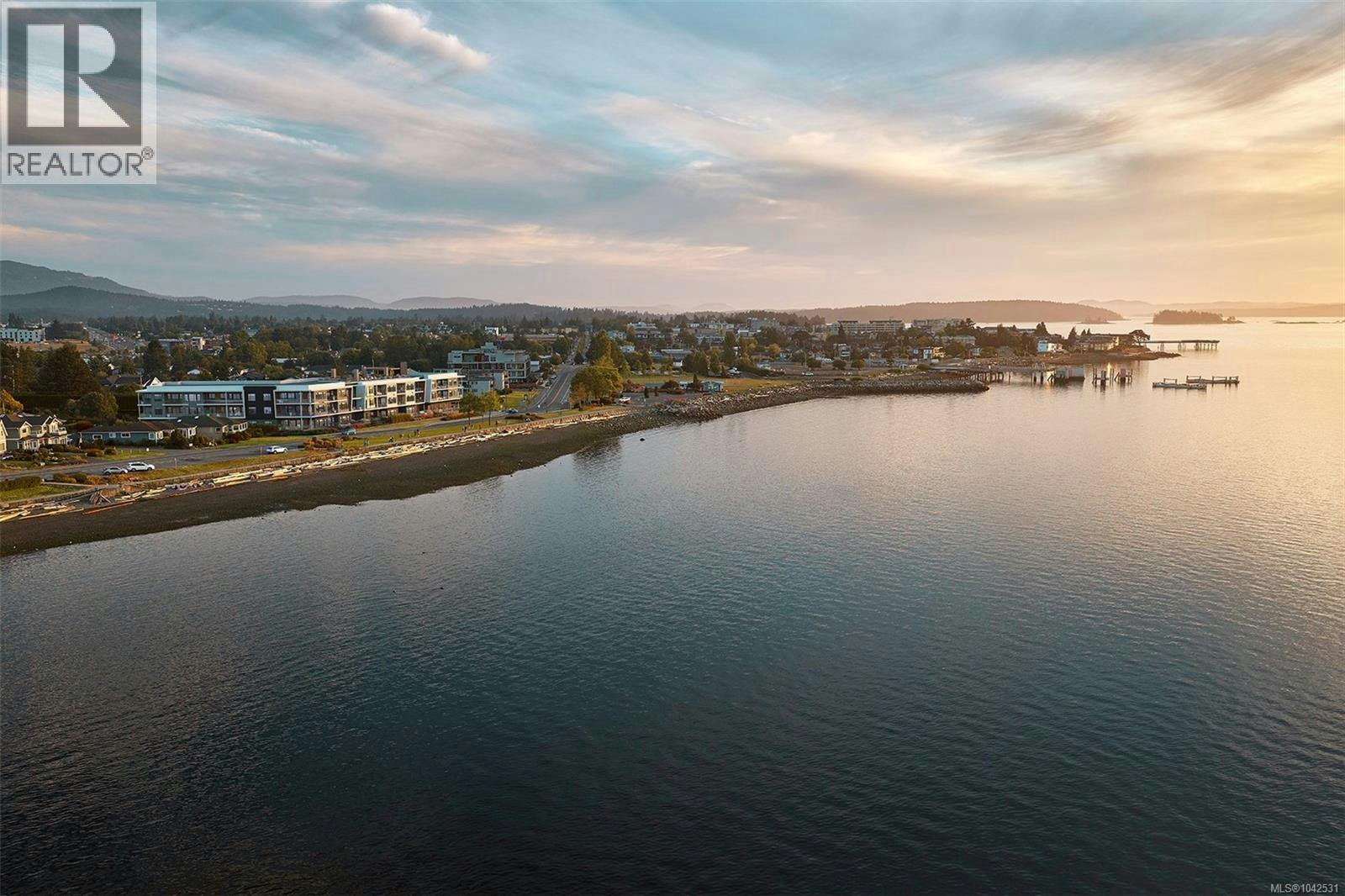 208-9522 Lochside Drive, Sidney, BC, V8L 1N8