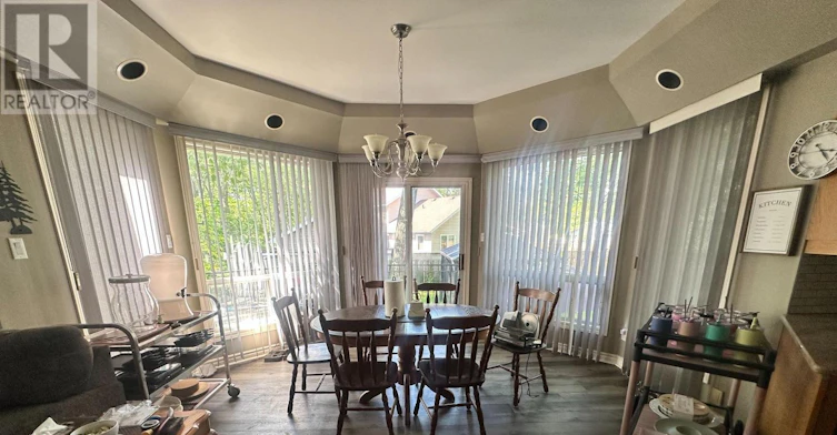 32 1st Lane, Wasaga Beach, ON, L9Z 2G3 - 2