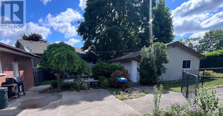 46 Radcliffe Crescent, London, ON, N6H 3X4 - 44