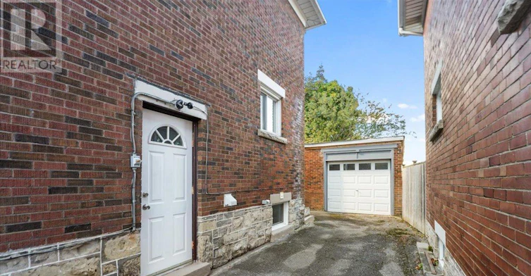 MAIN-3 Carleton Street S, Thorold, ON, L2V 1Z5 - 24