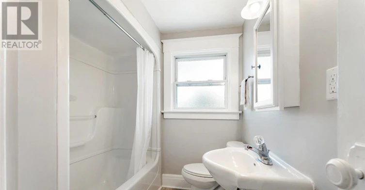 MAIN-3 Carleton Street S, Thorold, ON, L2V 1Z5 - 22