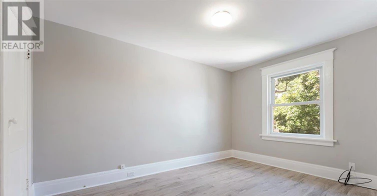 MAIN-3 Carleton Street S, Thorold, ON, L2V 1Z5 - 18